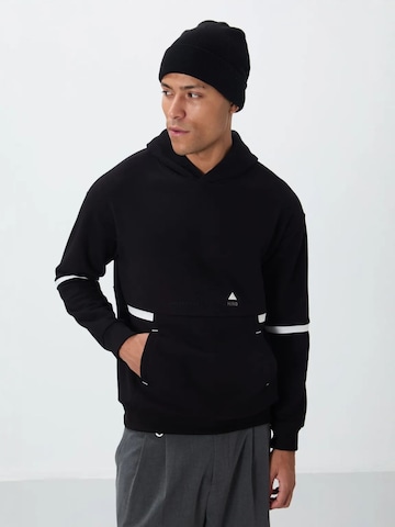 Tommy Life Sweatshirt in Zwart: voorkant