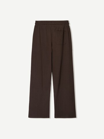 Bershka Loose fit Trousers in Brown