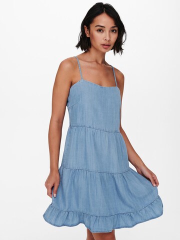 Robe d’été 'Ragna' ONLY en bleu : devant