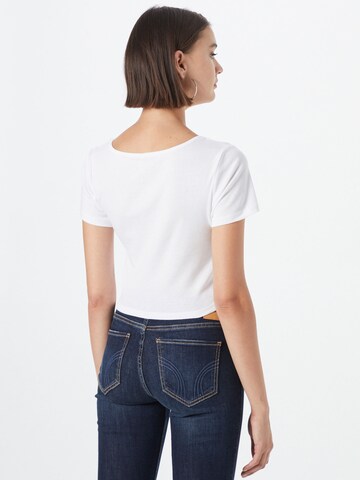 ONLY - Camiseta 'KIKA' en blanco