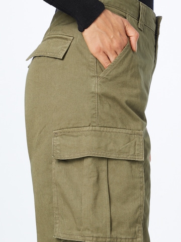 Loosefit Pantaloni cargo 'Bella' di Dr. Denim in verde