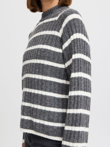 Pull-over b.young en gris
