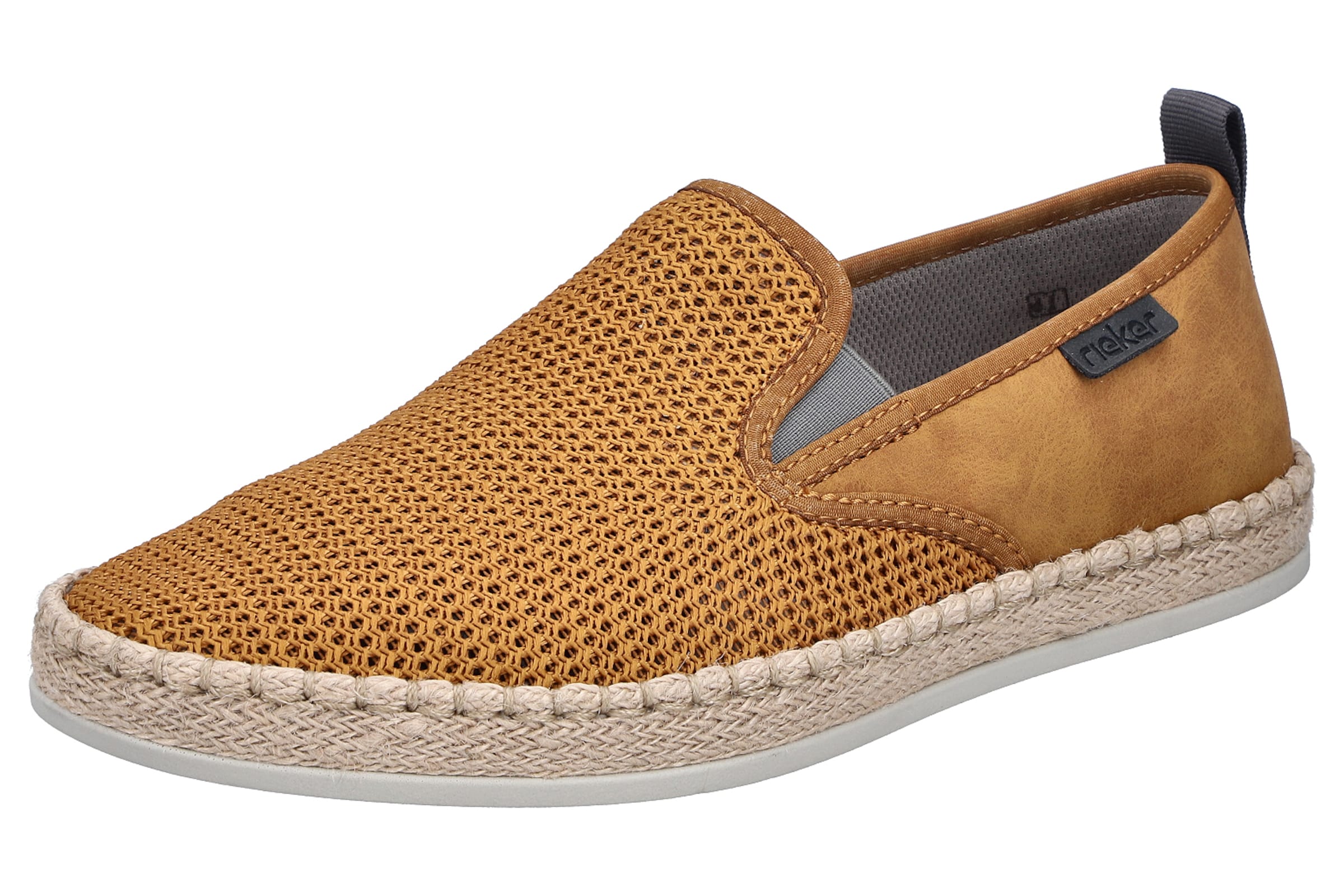 Chaussure basse Rieker en marron : devant