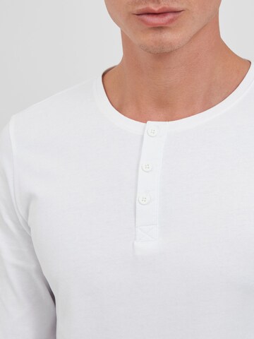 !Solid Shirt 'Vinton' in White