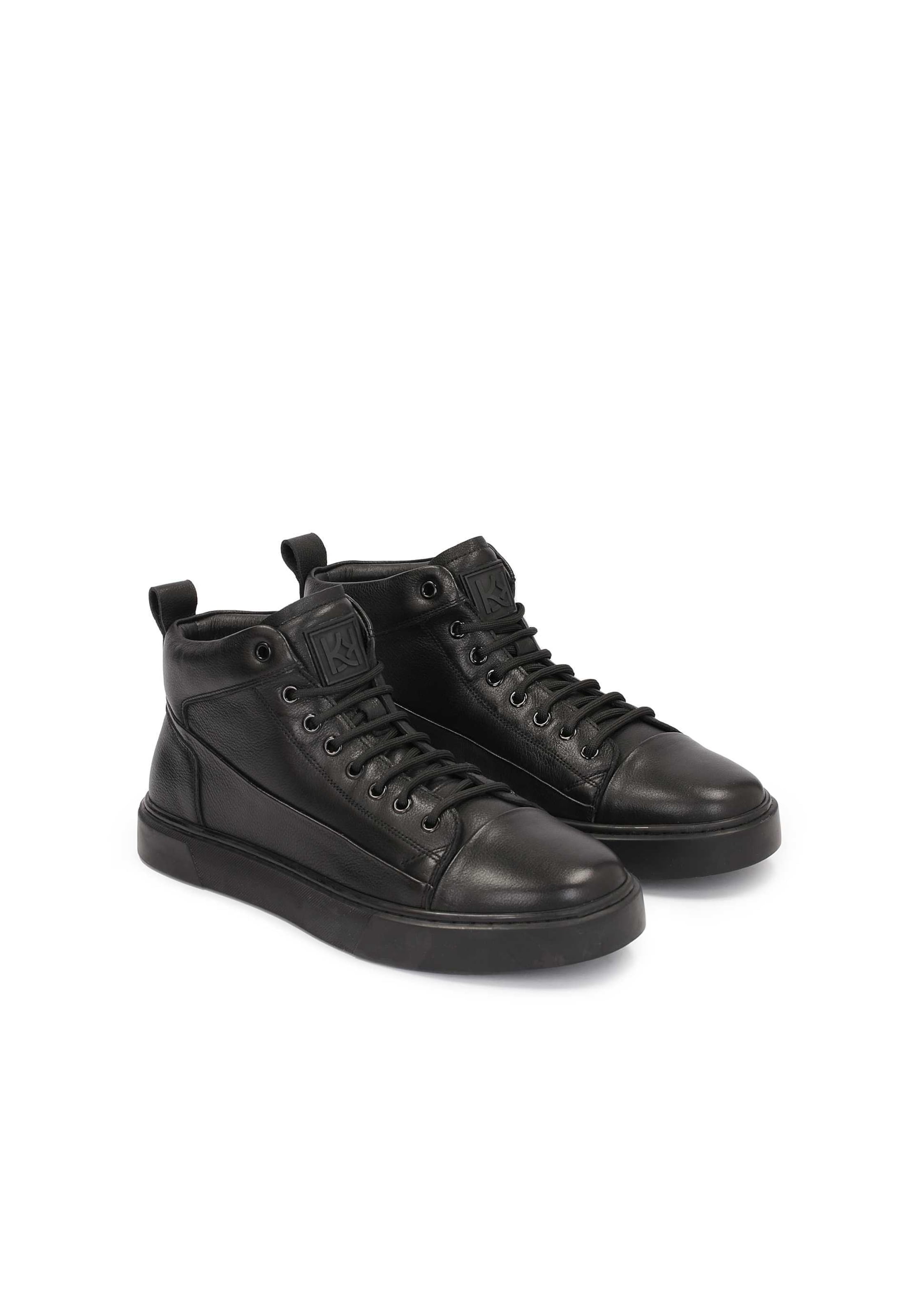 Sneaker bassa di Kazar in nero