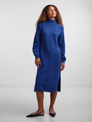 YAS Knitted dress 'BALIS' in Blue