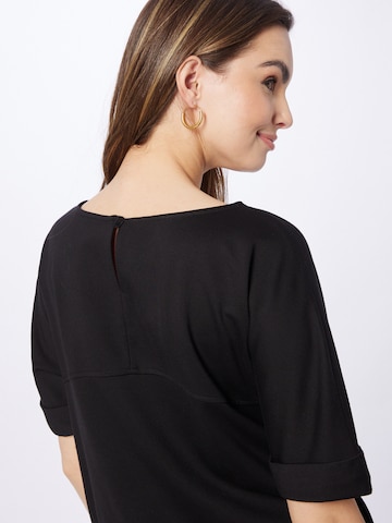 Tricou de la IMPERIAL pe negru