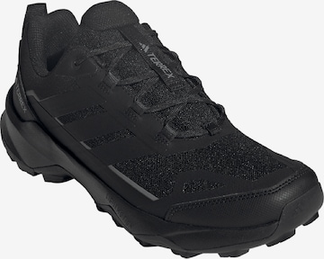 Chaussure basse 'Skychaser Ax5' ADIDAS TERREX en noir : devant