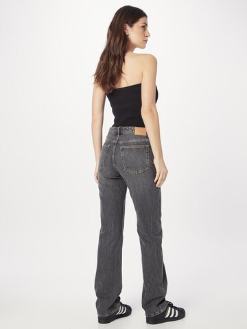 WEEKDAY Regular Jeans 'Pin' in Schwarz