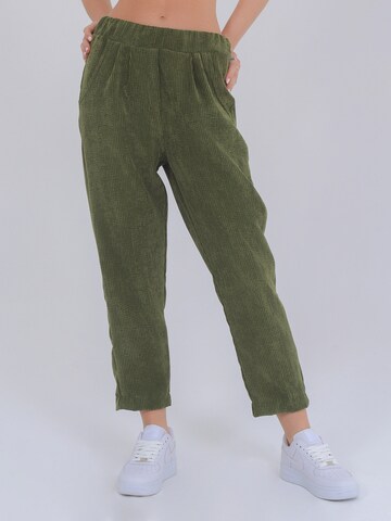 FRESHLIONS Loose fit Pleat-Front Pants 'Selma' in Green: front