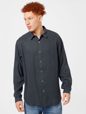 HOPE Regular fit Button Up Shirt in Black: front