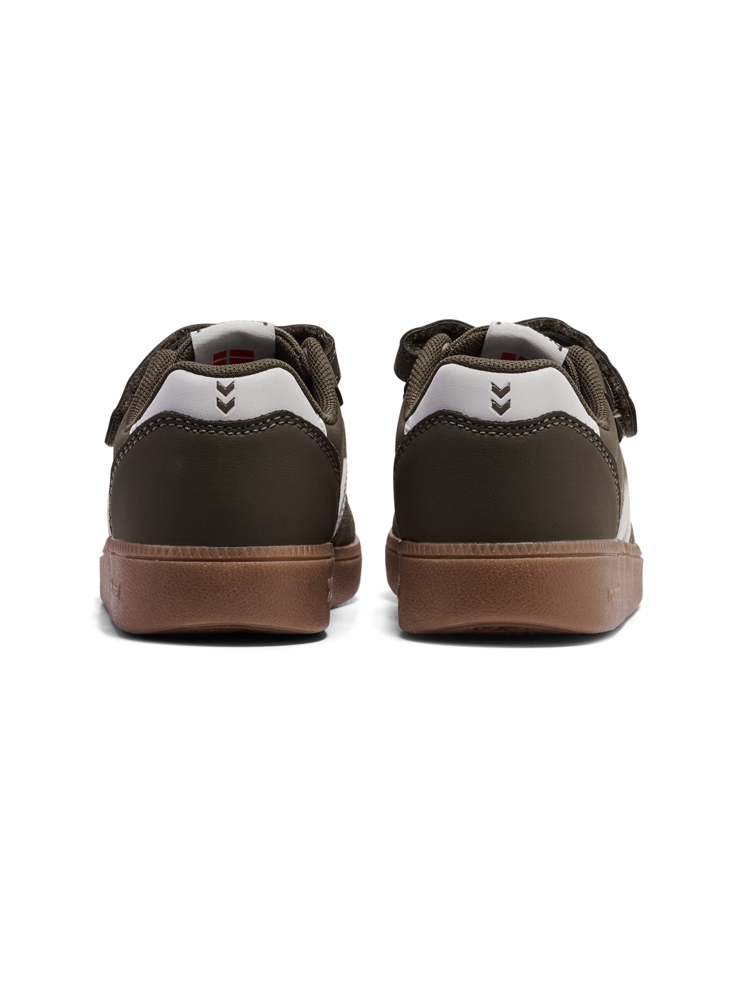 Hummel Sneakers in Brown