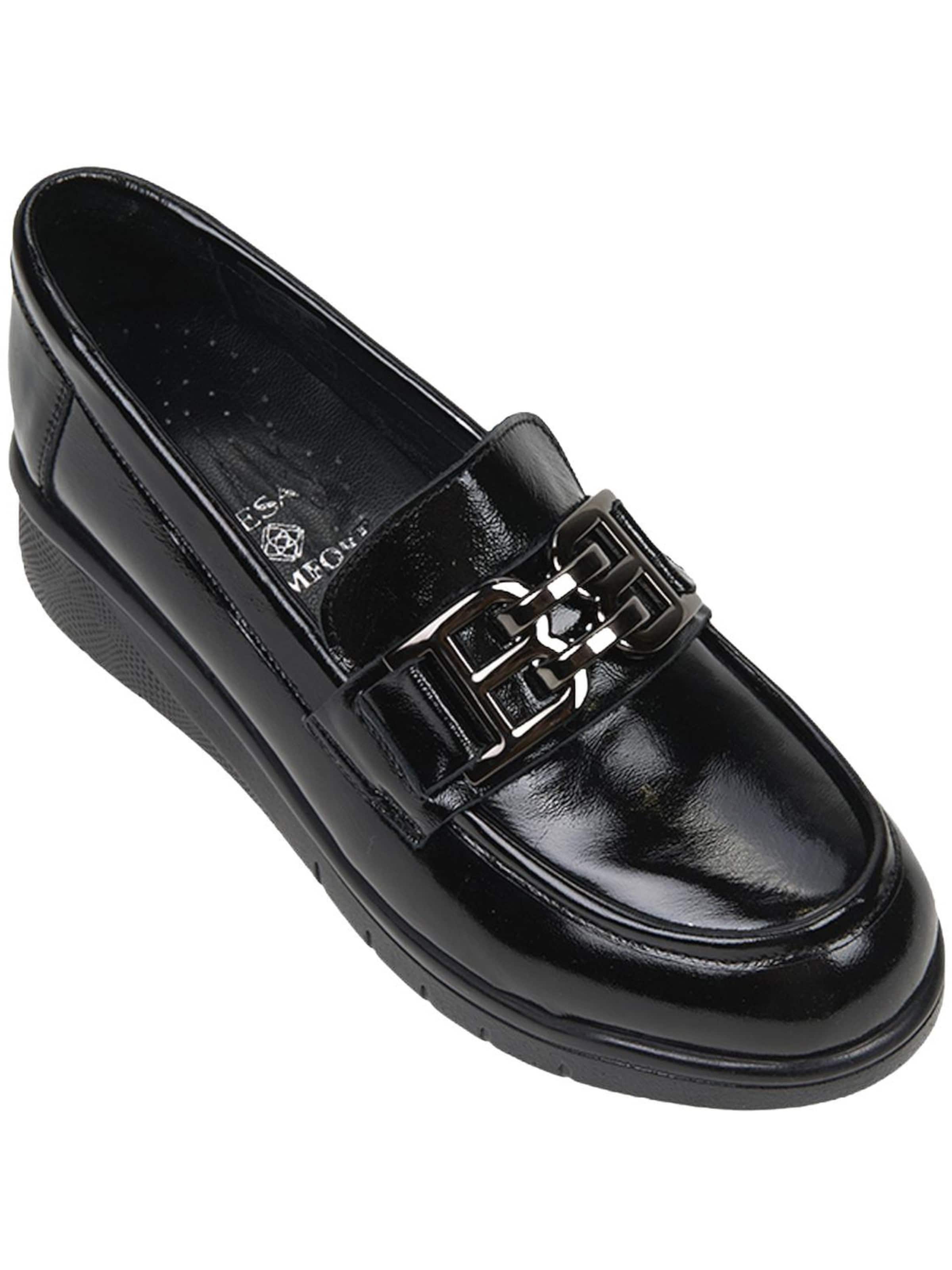 Desa Classic Flats 'Slipper' in Black