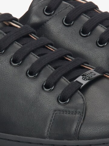 Estro Sneakers laag '1715-59' in Zwart