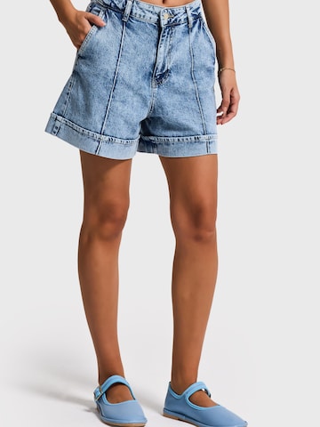 IT'S BASIC Regular Jeans 'Mini Denim Short' in Blauw