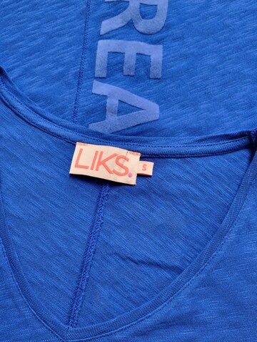 Maglietta 'Tshirt V-Ausschnitt mit Flockprint - PenelopeC' di LIKS. Munich in blu
