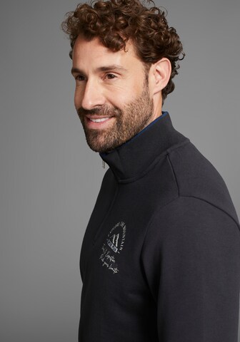 Man's World Sweatshirt in Grey