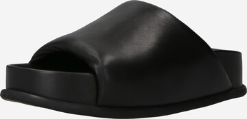 3.1 Phillip Lim Pantolette in Schwarz: predná strana