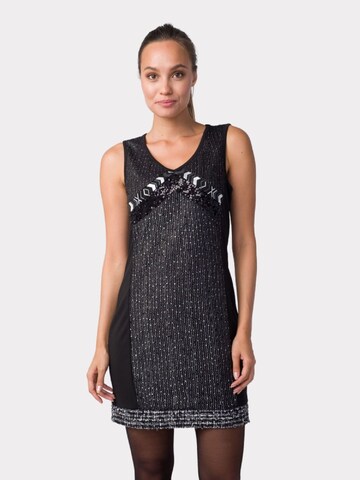 KOROSHI Dress in Black: front