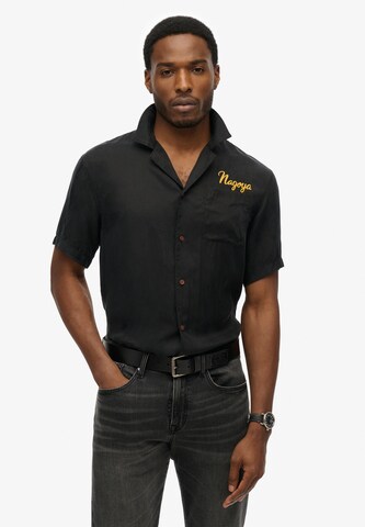 Coupe regular Chemise 'Merchant Suika' Superdry en noir : devant