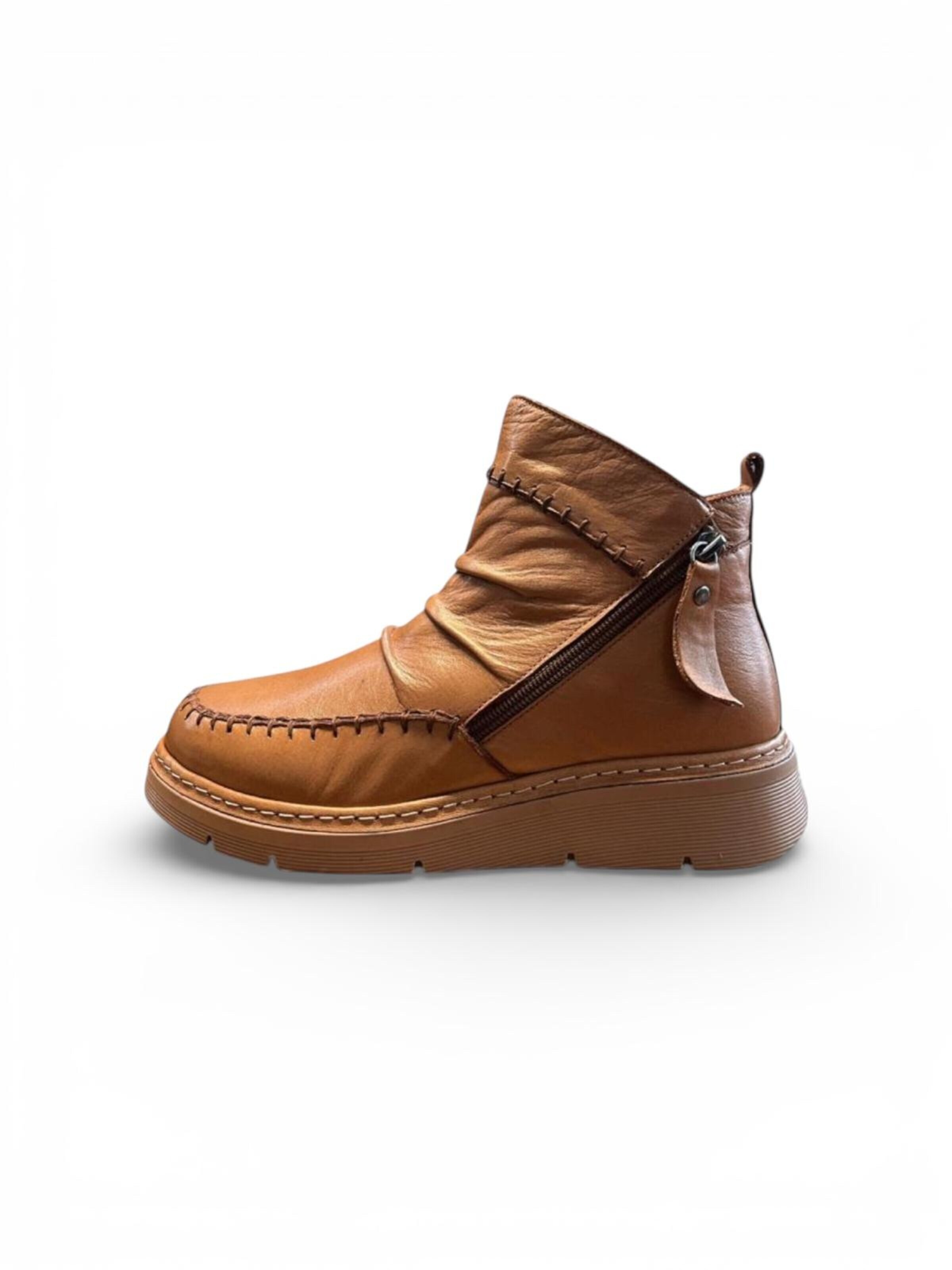 Begoria Boots in Beige: front