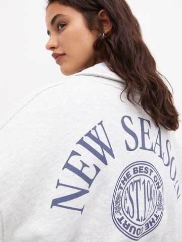 Pull&Bear Sweatshirt in Grey
