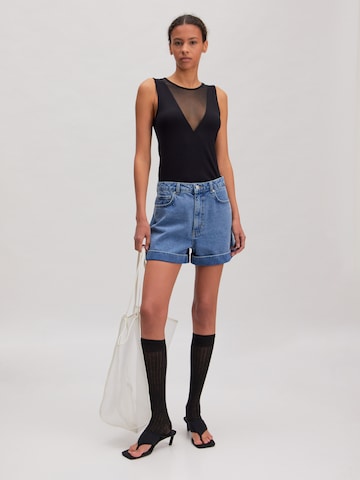 EDITED - Body camiseta 'Polina' en negro