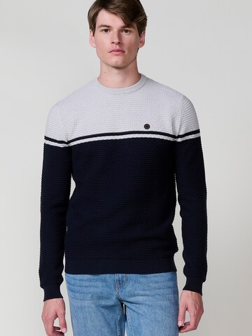 Pull-over KOROSHI en bleu : devant