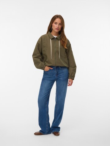 VERO MODA - Chaqueta de entretiempo 'VMDORA' en verde