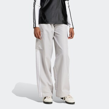 ADIDAS ORIGINALS Loosefit Hose in Grau: Vorderseite