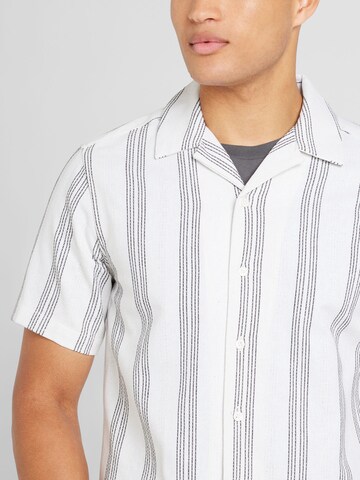 Only & Sons Regular fit Button Up Shirt 'ONSTRUE' in White