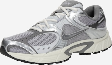 Nike Sportswear - Zapatillas deportivas bajas 'V5 RNR' en gris: frente
