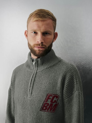 FCBM - Pullover 'Carl' em cinzento