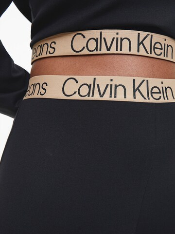 Calvin Klein Jeans Curve Skinny Leggings in Schwarz
