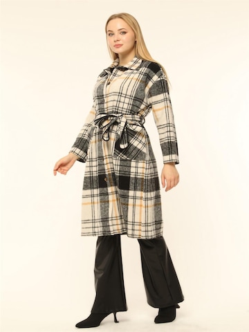 HOME STORE Between-seasons coat in Beige