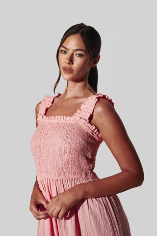 South Beach Mekko värissä vaaleanpunainen