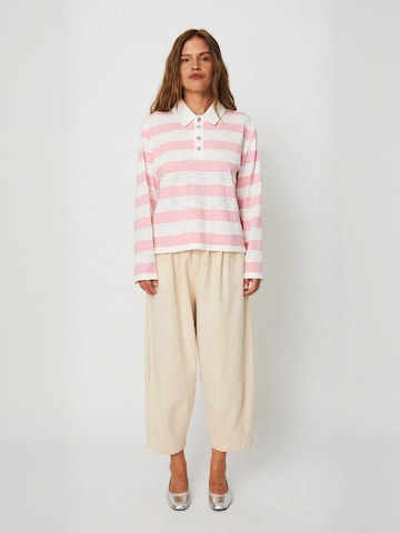 Crās Paita ' Beacras ' värissä vaaleanpunainen: etupuoli