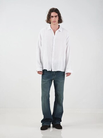 Giesto Comfort fit Button Up Shirt in White
