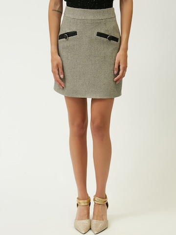 Influencer Skirt in Grey: front