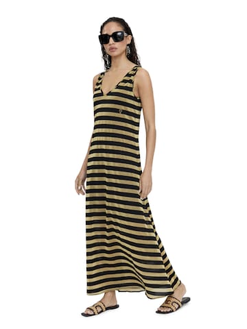 Rochie de vară de la Lola Casademunt pe auriu