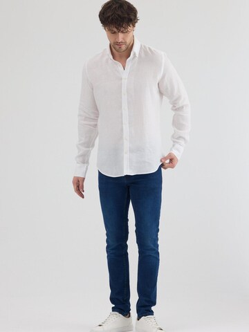 Slim fit Camicia business 'Leonardo Essentials Linen Man Shirt White' di 7Camicie in bianco