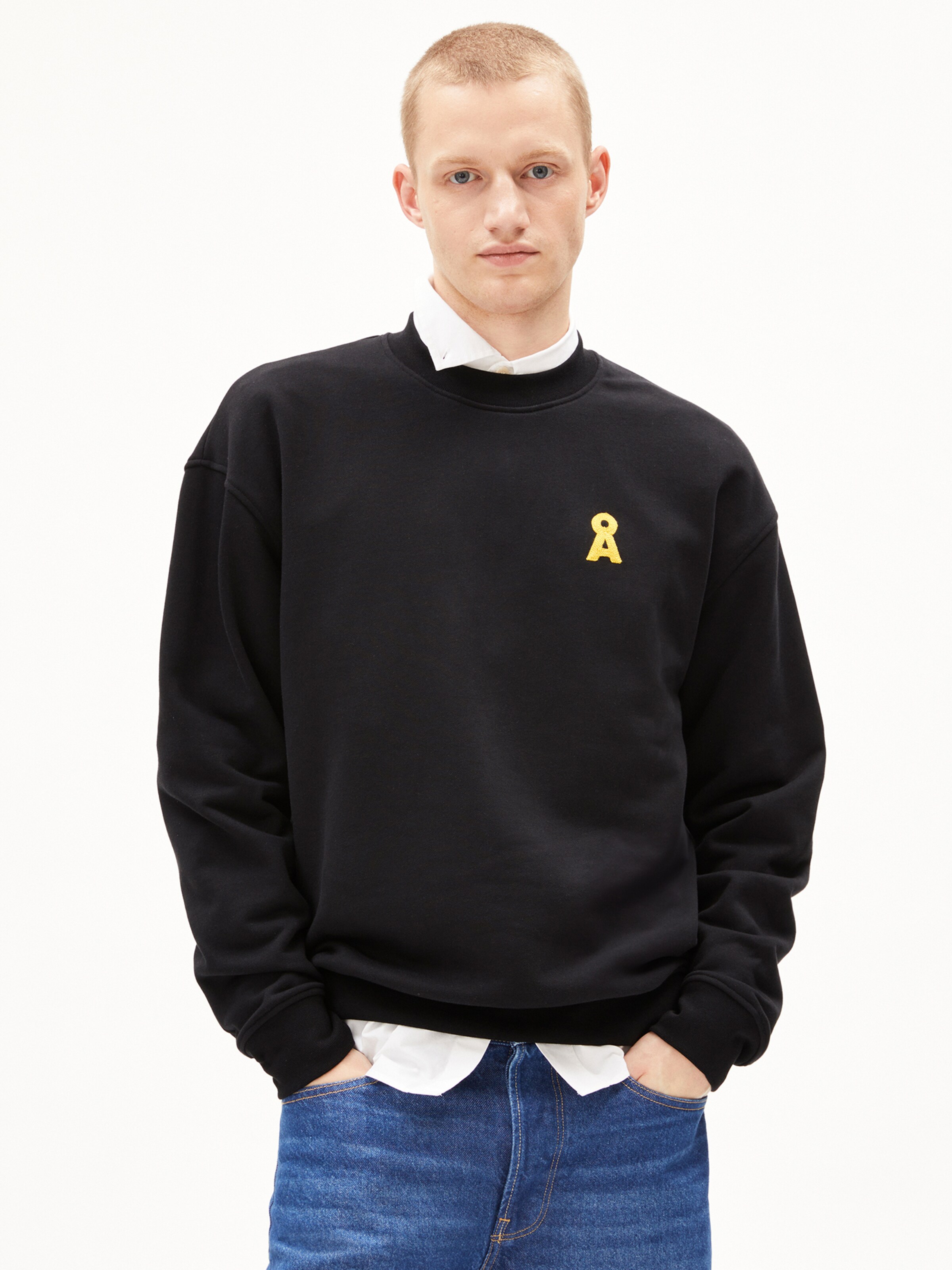 ARMEDANGELS Pullover 'EMAAL CREWNECK ICONIC Å' in Schwarz: Vorderseite