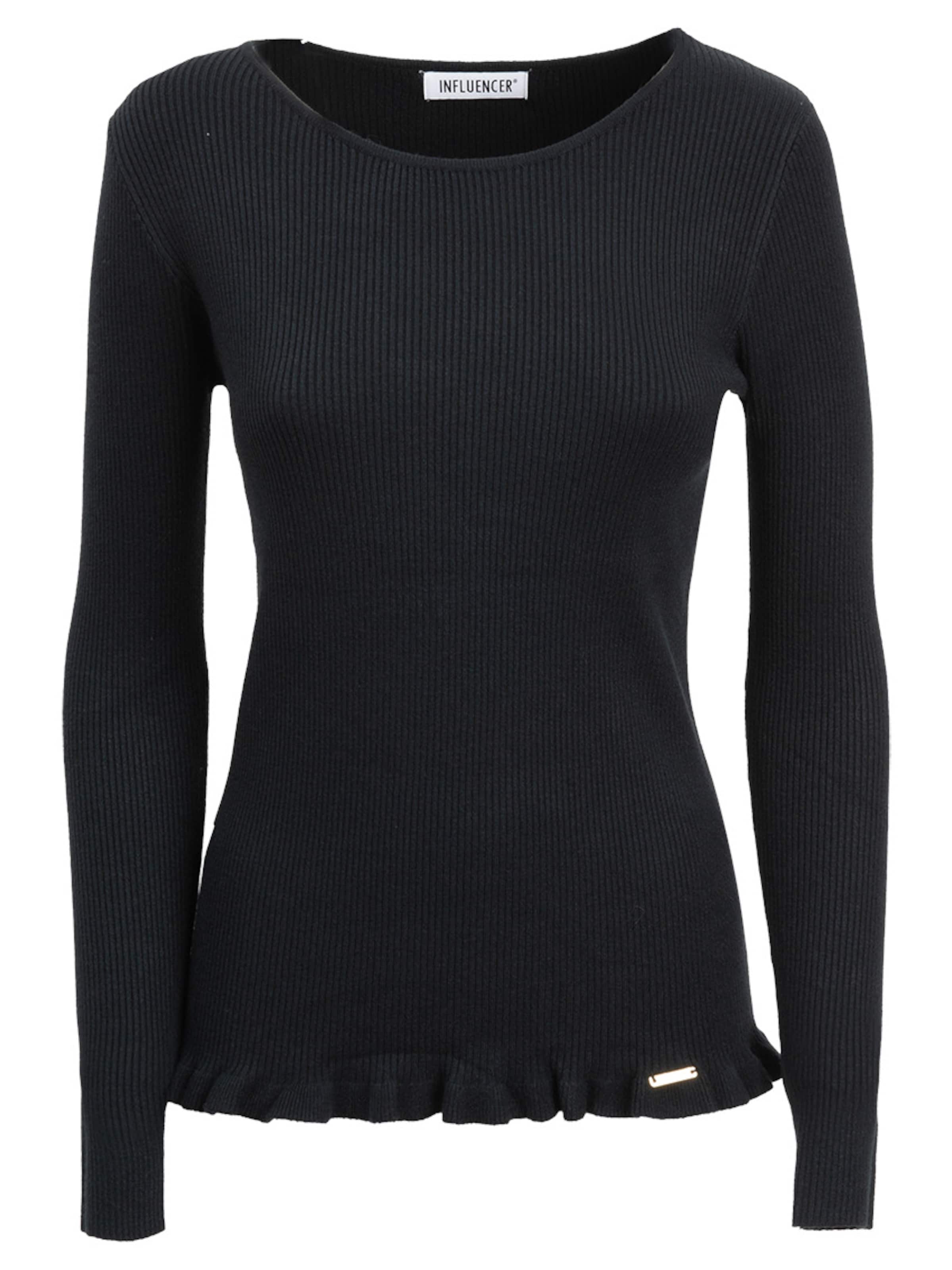 Influencer Sweater in Black: front