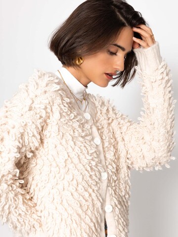 SASSYCLASSY Oversizestrickjacke‌‌‌‌‌‌‌‌‌‌ in Beige