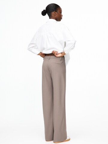 Loosefit Pantalon à plis Pull&Bear en beige