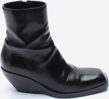 Khaite Dress Boots in 37,5 in Black: front