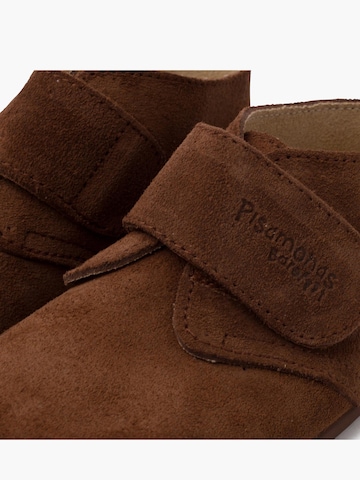 Pisamonas - Bota em castanho