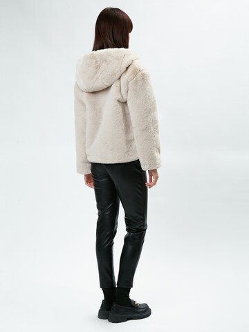 Giacca di mezza stagione di Influencer in beige