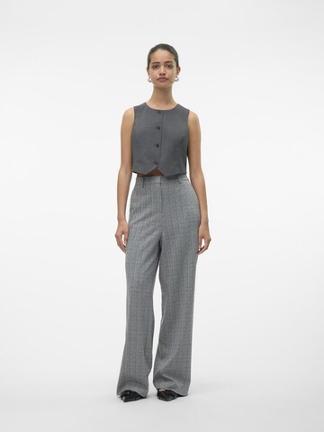 Gilet de costume 'MADJA' VERO MODA en gris