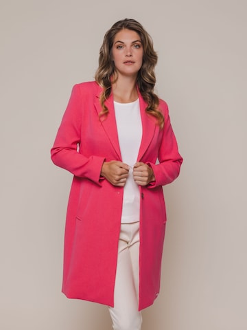 RINO & PELLE Between-Seasons Coat 'Tegan' in Pink: front